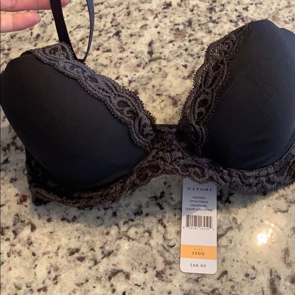 Brand new coal never worn natori bra with tag.
